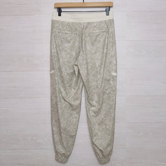 Athleta Venture Printed Pants size 4 - Picture 6 of 6